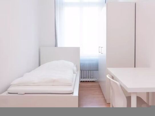 Einfaches, gemütliches Zimmer am Mehringdamm in Berlin