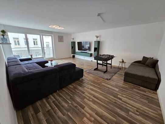 Wohnung mit Balkon und Parkplatz