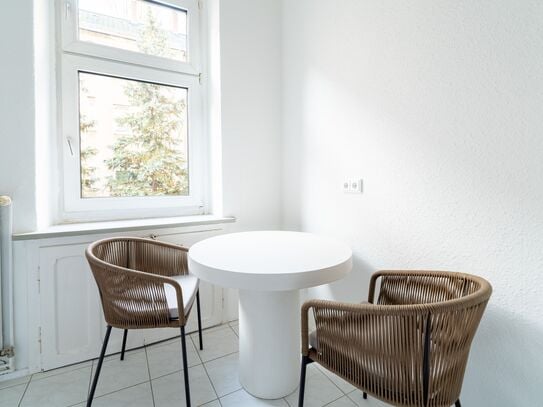 Perfect 2-room apartment in the best location in Neukölln, fully furnished and equipped.