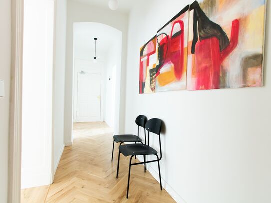 New renovated apartment in charming Altbau in Mitte