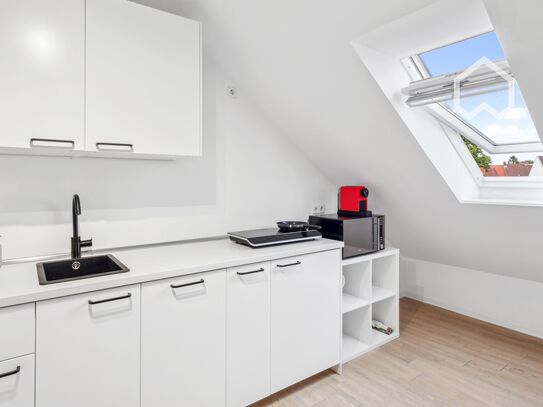 Co-Living: A bright, very modern and new quality furnished shared apartment close to Alster