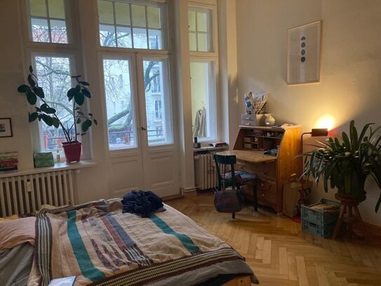 3 BR APARTMENT FOR INTERMEDIATE RENT Living between John F. Kennedy and David Bowie in beautiful Berlin Schöneberg