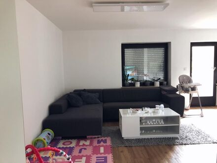 Bezaubernde 3-Zimmer-Wohnung mit Balkon und Terrasse, umgeben von grüner Idylle | A charming 3-room apartment with balc…