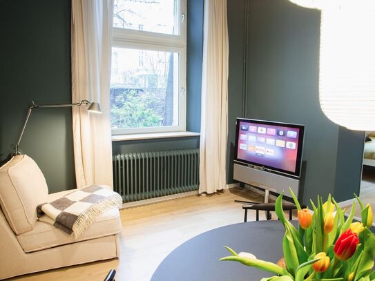 Business studio flat in historic backyard oasis, Dusseldorf - Amsterdam Apartments for Rent