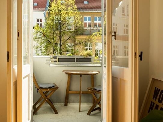 STYLISH 2 BEDROOM DESIGNER HOME WITH BALCONY (NEUKÖLLN)