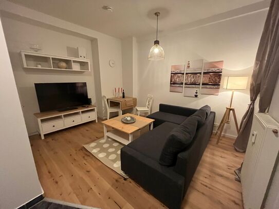 2 room apartment in Berlin Adlershof with parquet floor, balcony and fast WiFi