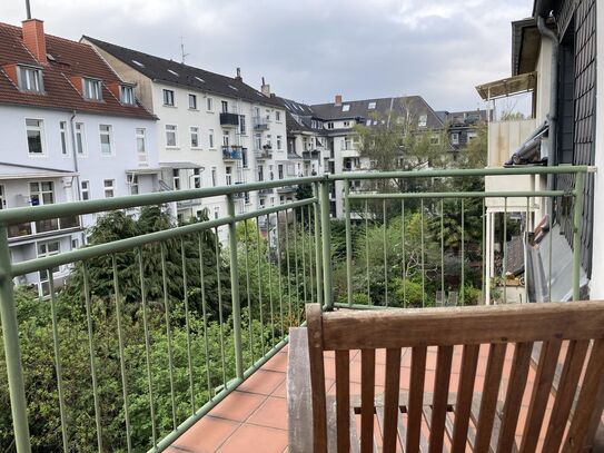 Central In Cologne: Beautiful 3 room flat with balcony in Nippes, Koln - Amsterdam Apartments for Rent