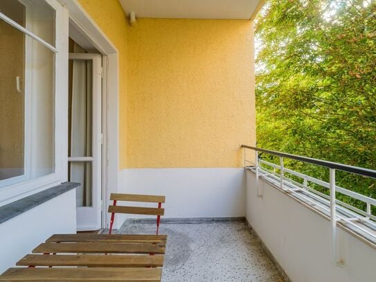 newly renovated and furnished with a south facing balcony near Franz Neumann Platz and Schäfersee, Berlin - Amsterdam A…