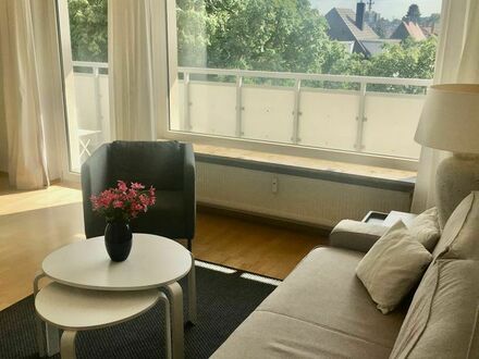 Helles schick möbliertes 2-Zi.City Apartment mit großem sonnigen Balkon und Schwimmbad | Bright and nicely furnished 2-…