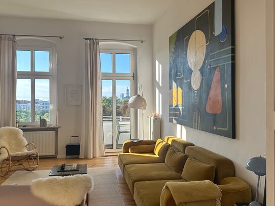 Elegante Wohnung mit Balkon, viel Licht und stilvollem Interieur