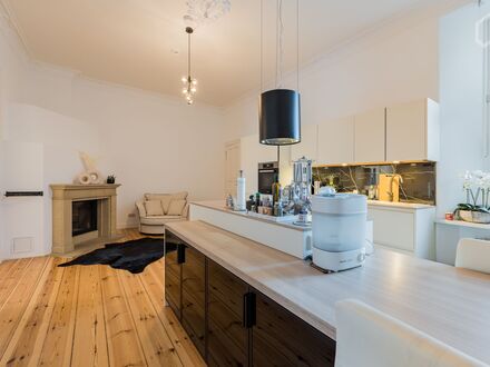 5 Zimmer Altbauperle mit Blick über Berlin am Kurfürstendamm | Gorgeous and spacious Apartment- great view!