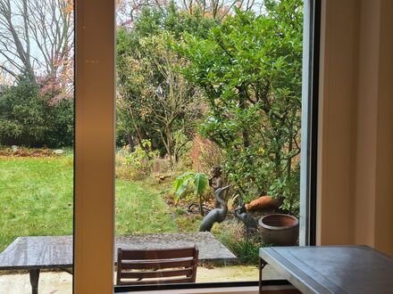 Idyllische möblierte Gartenwohnung auf dem Mörsenbroicher Weg | Idyllic fully-furnished ground-floor garden apartment i…