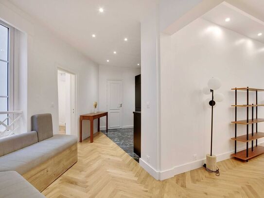 Neat, gorgeous flat in the 8th arrondissement