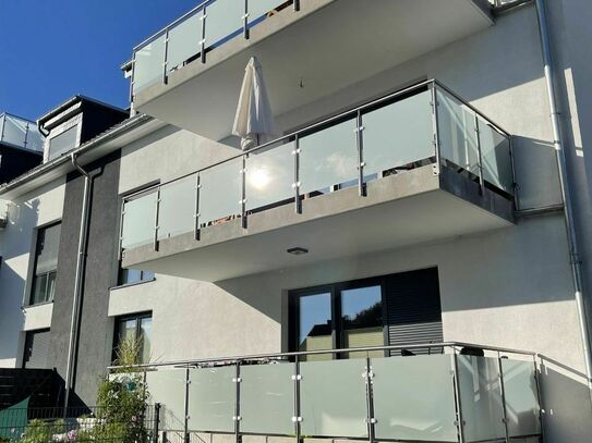 Moderne Luxuswohnung: 4-Zimmer, 110m² mit Balkon & High-Speed Internet, zentrumsnah