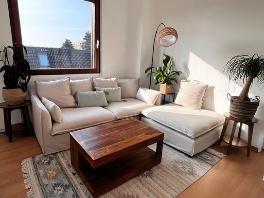 Helles und stilvolles Dachterrassen - Appartment nahe Bramfelder See