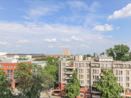 Bright 2-room apartment with balcony next to Berlin Gallery, Berlin - Amsterdam Apartments for Rent