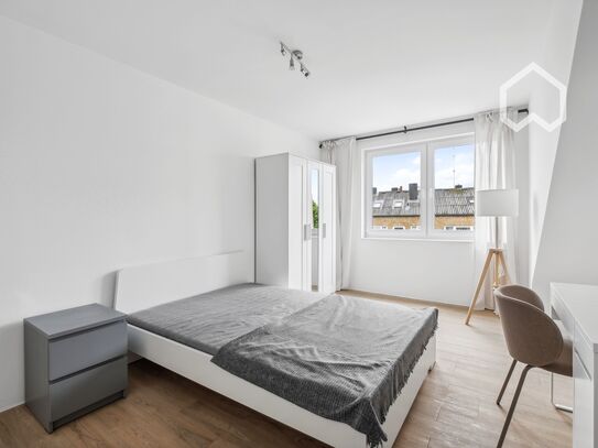 Co-Living: Eine helle, sehr modern und neuwertig eingerichtete Wohnung nahe Alster