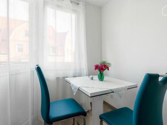 „Urbanes geräumiges Apartment: Wohnen im 4. OG mit Loggia und Burgblick in Nürnberg Mitte“