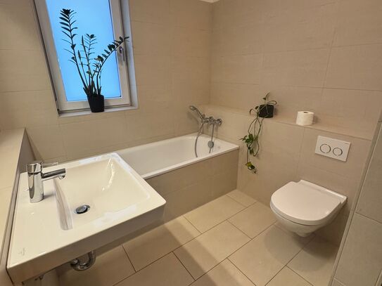 Modern & lovely suite conveniently located