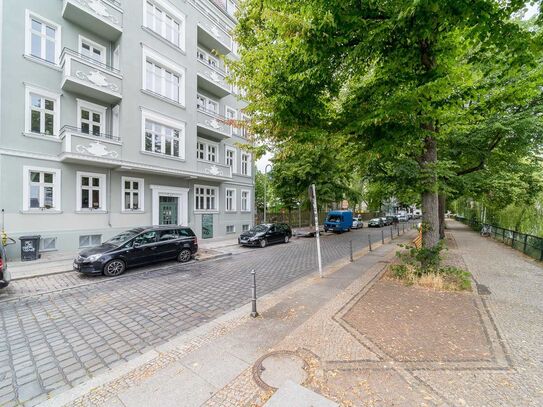 Modern 2 Room Apartment in Kreuzberg Berlin directly at the River Spree