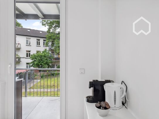 Co-Living: Fantastic and new flat with balcony close to Alster