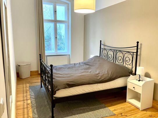 Charming (Altbau) Apartment in Berlin-Charlottenburg – Stylish Living on Osnabrücker Str. 18