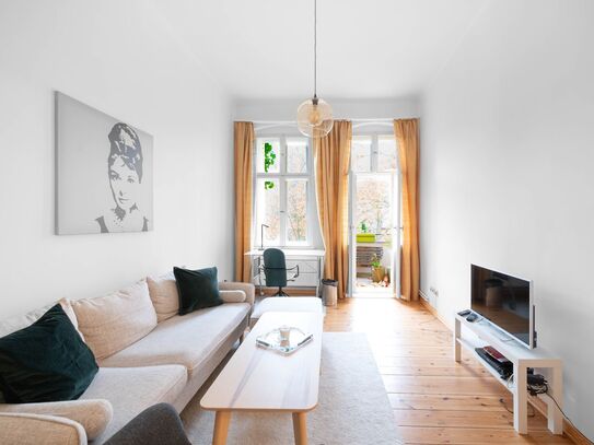 "Stylish 2-Bedroom Apartment in Berlin with Balcony, Modern Kitchen & Spacious Bathroom with Underfloor Heating", Berli…