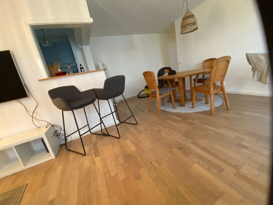 Lovely and gorgeous flat with balcony in West Regensburg