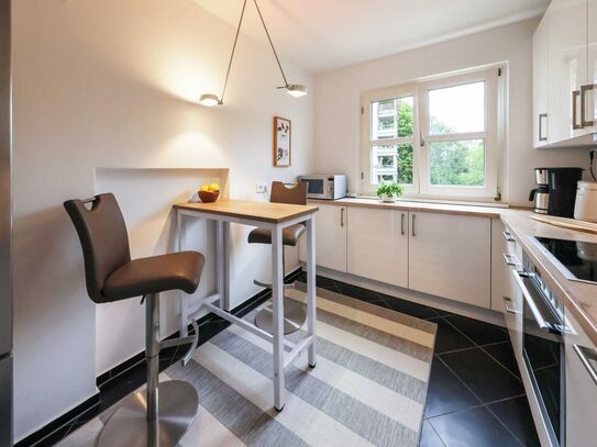 Spacious, very bright 4-room apartment in a central Charlottenburg location, Berlin - Amsterdam Apartments for Rent