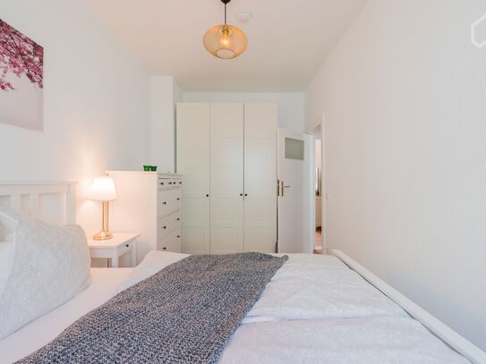 Neu Renoviert! Voll möbliertes, ruhiges und helles Altbau-Apartment in Prenzlauer Berg, Berlin