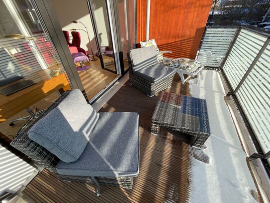 Modern quit Designer Flat with Panoramic Balcony in a exclusive Residential Park centrally in Hamburg Eimsbüttel + Unde…