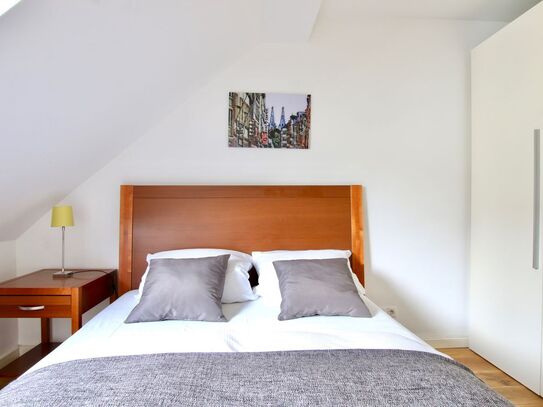 elegantly and modernly furbished apartment at Friesenplatz, Koln - Amsterdam Apartments for Rent