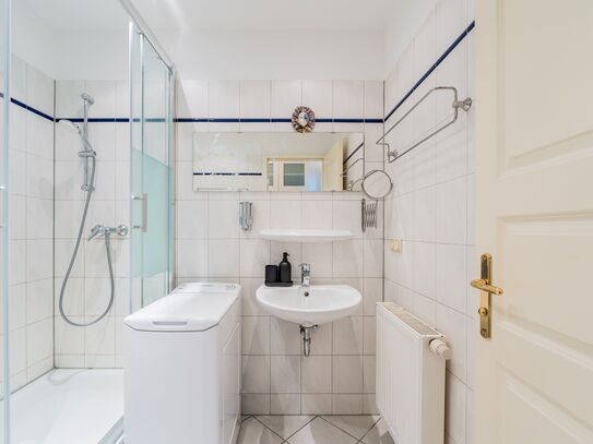 COZY APARTMENT IN PRIME LOCATION CLOSE TO SCHÖNHAUSER ALLEE STATION BERLIN