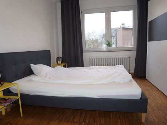 Sehr schöne 3 Zimmer Wohnung mit massiv Parkett, füßläufig Hauptbahnhof !, Duisburg - Amsterdam Apartments for Rent