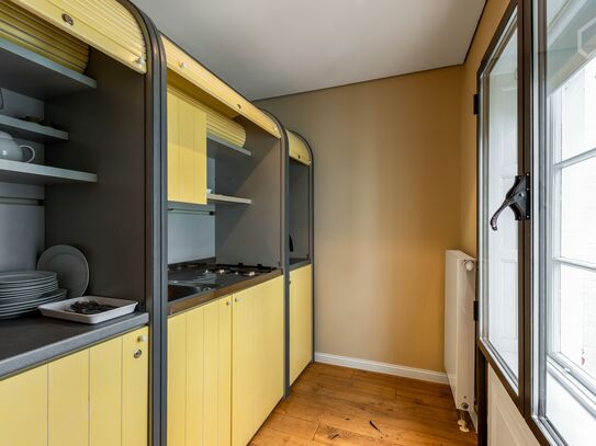 Urban - St. Georg - Hamburg City: Serviced Apartment in our yellow house