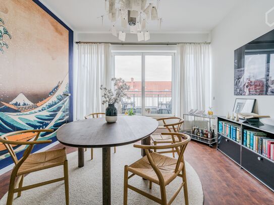 Stylish & bright 2-room apartment in central location with East and West- Balcony (Mitte) from 1.1.25 for 8-12 weeks