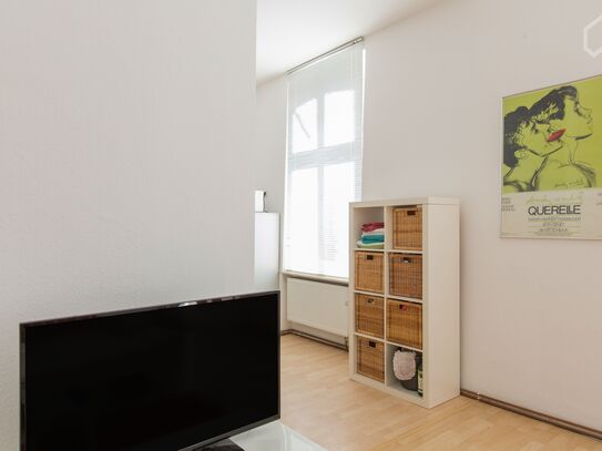 Bright, quiet apartment in the middle of Cologne Live