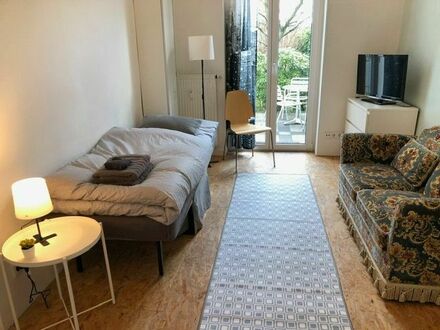 Studio g - großes, ruhiges 5 Zimmer Apartment mit Terrasse in Düsseldorf