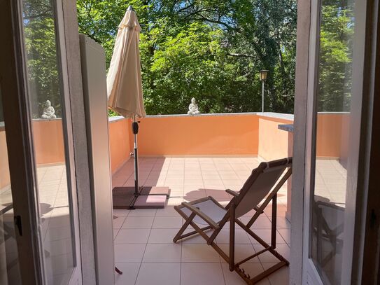 Light-flooded flat with large terrace in Wilhelminian-style building, Berlin-Treptow