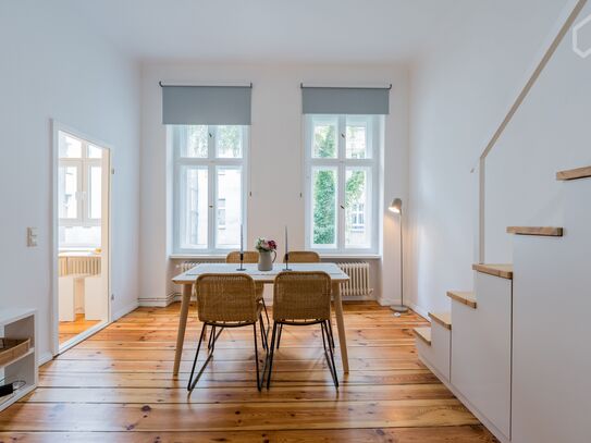 Saniertes Studio im Altbau mit Hochbett in unmittelbarer Nähe der Schloßstrasse