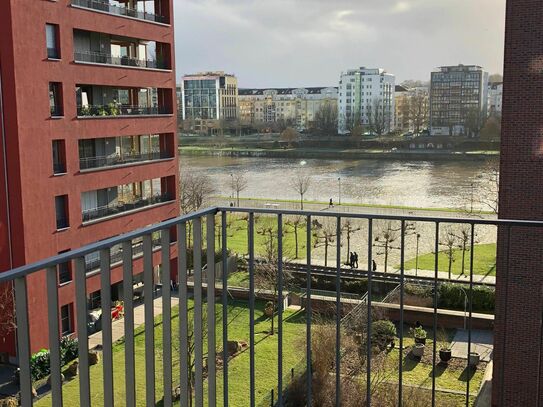 Charmante & Exklusive - voll möblierte Manager Wohnung direkt am Wasser neben EZB in Frankfurt am Main