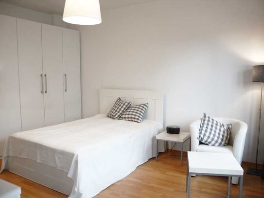 Nice, modern, bright apartment with balcony in Düsseldorf-Zoo