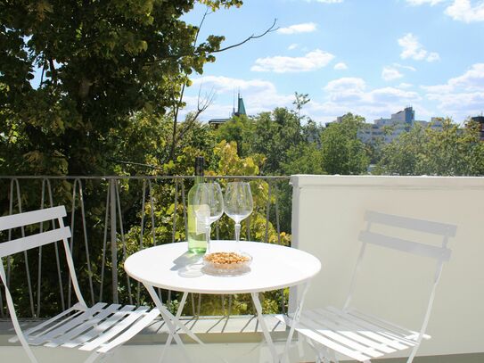 perfect 2 bd flat in Berlin Mitte with south facing balcony