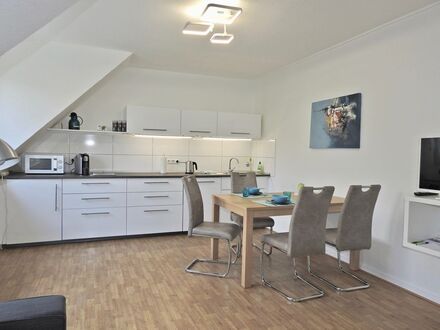 Ruhige 2 Zimmer-Wohnung in Uni-Nähe (nur Nichtraucher) | Quiet 2 room apartment near the university (only non-smokers)