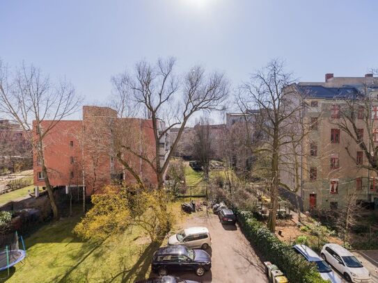 Beautiful Apartment With Balcony Located Directly Across From Charlottenburg Palace, Berlin - Amsterdam Apartments for…