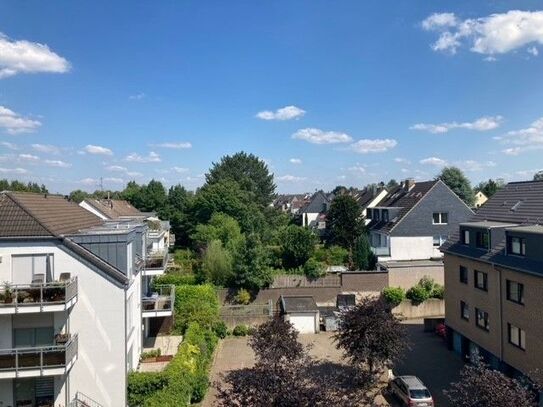 Wunderschöne Wohnung in fußläufiger Entfernung zum Rhein in Düsseldorf Urdenbach