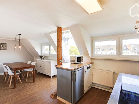 Stylish and pretty apartment with roof terrace, located in Sülz Cologne's favorite district. Digitally equipped.