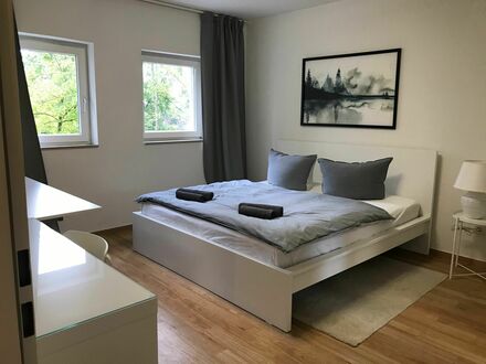 Helle, möblierte 2-Zimmer-Wohnung mitten in Berlin