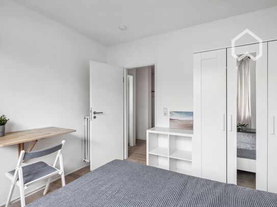 Co-Living: Eine helle, sehr modern und neuwertig eingerichtete Wohnung nahe Alster