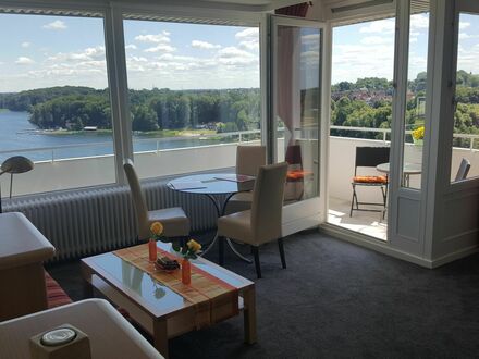 Tolles Apartment mit Seeblick und Balkon im 8.Stock | Charming apartement with wonderfill lakeview